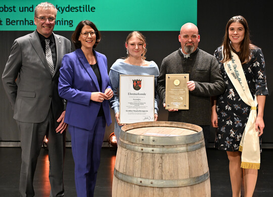 LWK Rheinland-Pfalz Staatsehrenpreis_Edelbrand Nordpflzer_Edelobst_und_Whiskydestille: Nordpflzer Edelobst und Whiskydestille - Christiane & Bernhard Hning