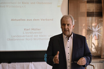Karl Mller, Vorsitzender des Verbandes der Klein- und Obstbrenner Nordwrttemberg e. V. bei seiner Ansprache anlsslich der Mitgliederversammlung am 29. Januar 2025.