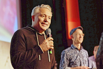 Auf der Bhne: Theo Ligthart und Thomas Kochan, die Organisatoren der Craft Spirits Berlin Awards