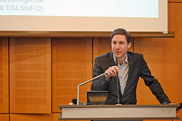 Dr. Jochen Vestner hatte den Brennertag organisiert und moderierte auch die Veranstaltung.