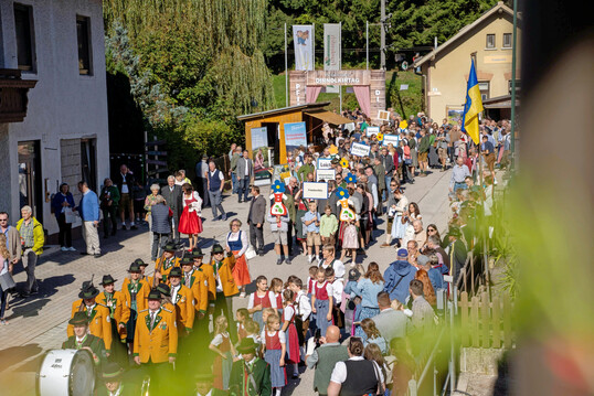 Groer Andrang beim 17. Pielachtaler Dirndlkirtag.