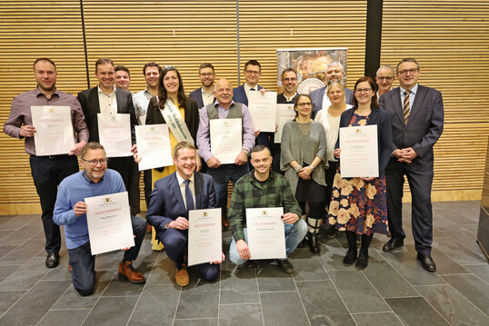 Die erfolgreichen neuen Brennmeister und -meisterinnen.