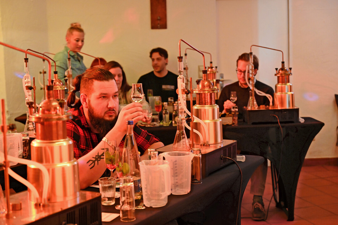 Gin-Werkstatt: Die Rezeptentwicklung im Kurs.