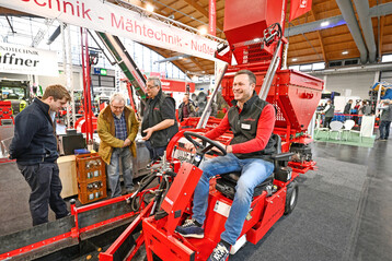 Feucht-Obsttechnik, Aufsitzmaschinen liegen im Trend.