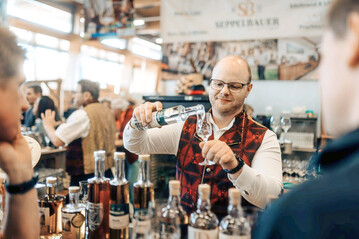 Bei Jürgen Datzberger konnte man viele seiner Destillate verkosten.