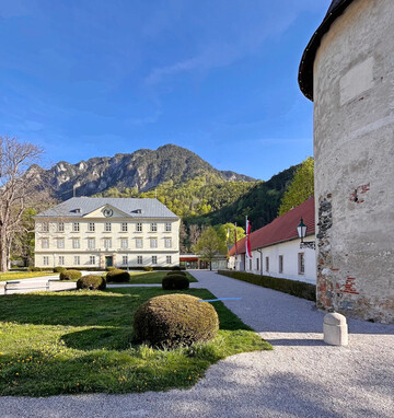 Schloss Reichenau ist ein Baujuwel aus dem 19.Jahrhundert mit Geb�udeteilen aus dem 12 Jahrhundert.