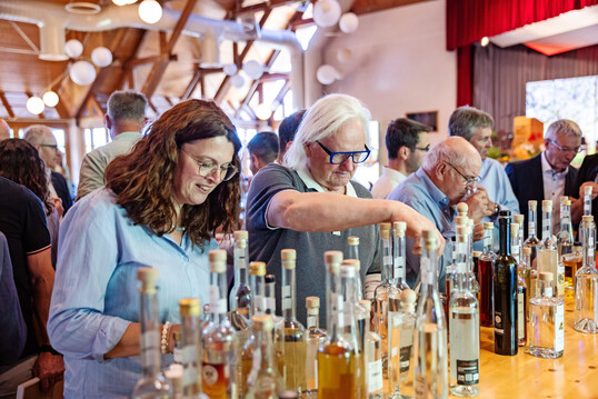 Nach dem offiziellen Teil der Baden Best Spirits konnten die mit einem Ehrenpreis ausgezeichneten Spirituosen probiert werden.