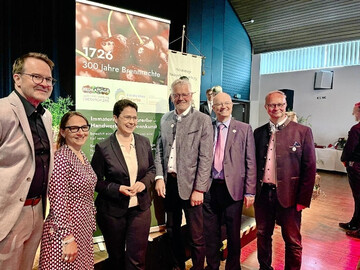 Staatsempfang zum Jubiläum 300 Jahre Brennrechte in Oberkirch mit der neuen Landwirtschaftsministerin von Baden-Württemberg Marion Gentges. Mit ihr feierten Joachim Neymeyer, Geschäftsführer der Brennerei Franz Fies, Silke Eckert-Lion, Geschäftsführerin des Bundesverbandes der Klein- und Obstbrenner e. V, der Präsident des Bundesverbandes Alois Gerig, Werner Albrecht, Geschäftsführer der Gesellschaft für Geschichte des Branntweins e.V. und Sascha Mielke, Geschäftsführer des Verbandes der Obstverschlussbrenner.