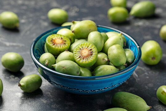 Kiwibeeren oder Minikiwis