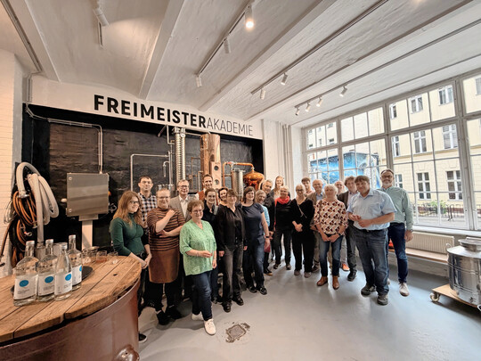 Die Mitglieder der AWS beim Freimeisterkollektiv in Berlin
