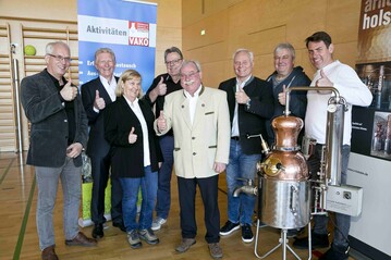 Der neue VAK-Vorstand mit Alt-Obmann Elmar Domig (v.l. Ulrich Hfert, LK Vorarlberg, Michael Morscher, Christine Elsensohn, Egon Brunner, Elmar Domig, Gerhard Polzhofer, Andreas Krammel, Alexander Sarvas. Es fehlt Gilbert Hammerer.