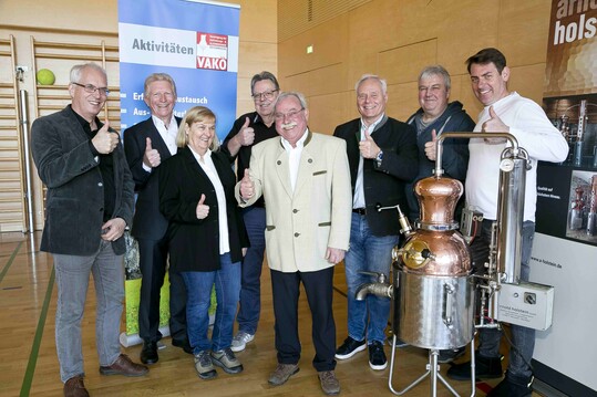 Der neue VAK-Vorstand mit Alt-Obmann Elmar Domig (v.l. Ulrich Hfert, LK Vorarlberg, Michael Morscher, Christine Elsensohn, Egon Brunner, Elmar Domig, Gerhard Polzhofer, Andreas Krammel, Alexander Sarvas. Es fehlt Gilbert Hammerer.