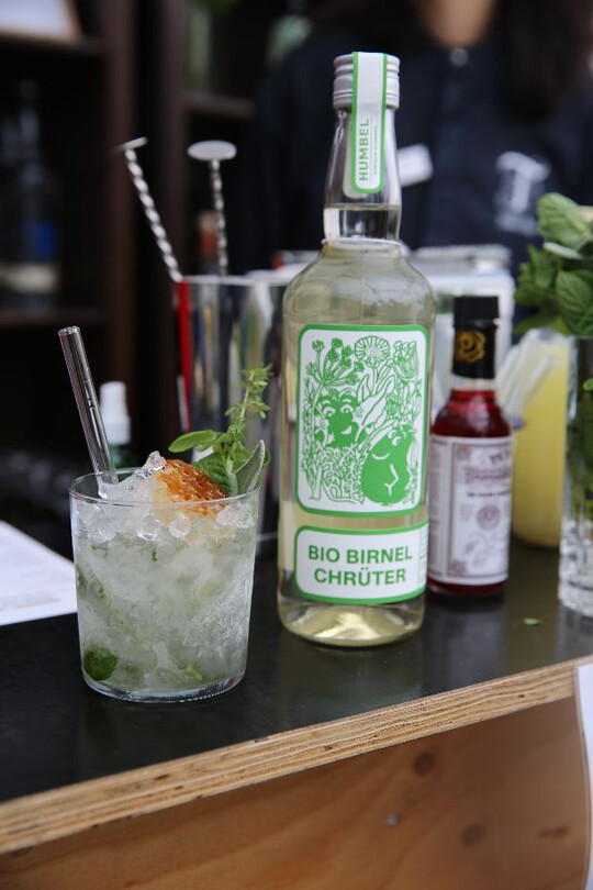 Cocktail bei der Brennerei Humbel