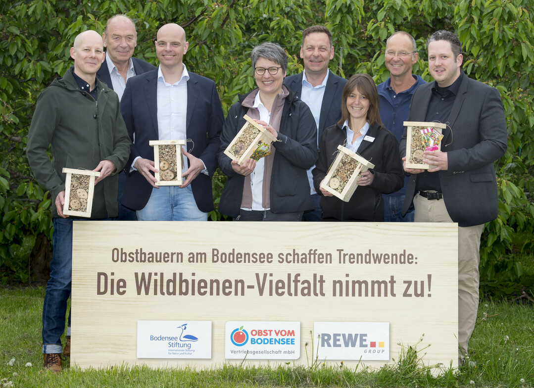 Patrick Trötschler (Bodensee-Stiftung), Werner Vooren (Kreisimkerverein Tettnang-Friedrichshafen), Johannes von Eerde (Obst vom Bodensee Vertriebsgesellschaft), Katja Röser (Marktgemeinschaft Bodenseeobst), Michael Winstel (Württembergische Obstgenossenschaft Raiffeisen), Esther Dworak (Obst vom Bodensee Vertriebsgesellschaft), Andreas von Traitteur (Landwirt), Dr. Florian Schäfer (REWE Group).