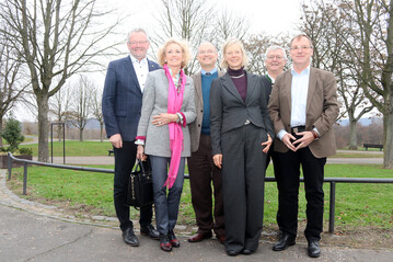 Der Vorstand der neu gegrndeten Gesellschaft fr die Geschichte des Branntweins (v. l. n. r.): Alois Gerig, Angelika Wiesgen-Pick, Werner Albrecht, Wiebke Knnemann, Franz Donauer, Martin Kieffer