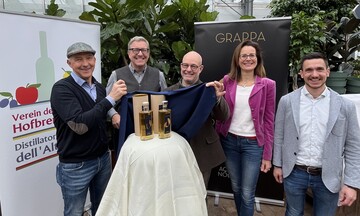 Der Vorstand der Sdtiroler Hofbrennereien: Norbert Blasbichler, Heiner Pohl, Martin Aurich, Christine Maria Schnweger, Manuel Schwarz, Markus Mauracher (nicht auf dem Bild).