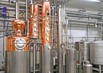 Die Brennanlage von Kothe 
mit den zwei hintereinander 
geschalteten Kolonnen. 
