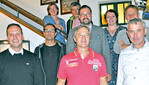 Jürgen Spieler (rechts vorn) ist der
neue und zugleich der alte Vorsitzende
der Lindauer Kleinbrenner. Mit dabei
sind zudem (von links hinten nach
rechts vorn): Conni Gierer, Klaus
Strodel, Sonja Büchele, Martin Gutensohn, Michael Schroll, Alexander Linke,
Stefan Hanser und Dieter Wilhalm.