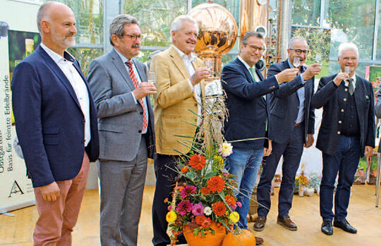 Er�ffnung der badischen Brennsaison
mit Minister Peter Hauk.  