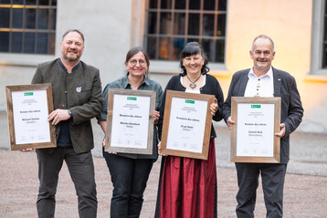 Die Preistrger (von links nach rechts):
Michael Salcher (Brenner des Jahres)
Monika Ebenhoch (Mosterin des Jahres)
Birgit Hefel (Brennerin des Jahres)
Anton Raid (Brenner des Jahres)