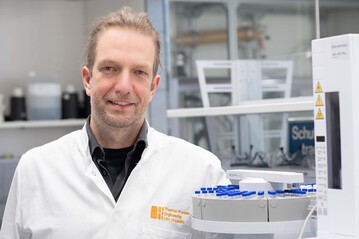  Prof. Thomas Grtzner forscht am Institut fr Chemieingenieurwesen der Universitt Ulm