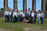 Die (fast) komplette Reisegruppe auf dem Calton Hill Edinburgh