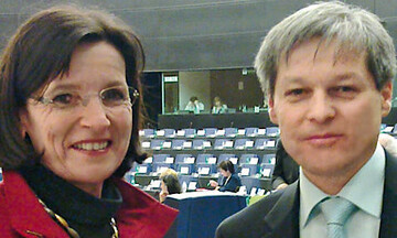 Europaabgeordnete Christa
Kla mit dem neuen EUKommissar
Dacian Ciolos.