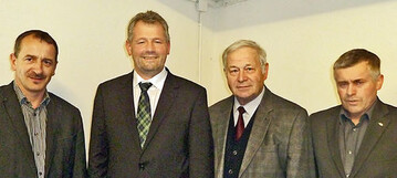 Siegfried Hornung (2.v.r.) und Fritz Aichele (r.) mit ihren Nachfolgern
Alois Gerig (2.v.l.) und Ulrich Mller.