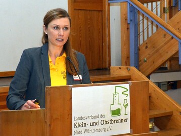 Zivile Sucylaite von der REWE-Gruppe stellte Mglichkeiten vor, wie Kleinbrenner ihre Spirituosen ber den regionalen Lebensmitteleinzelhandel vermarkten knnen.